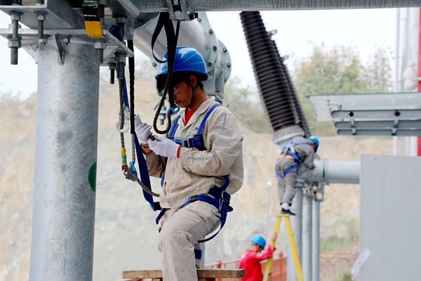 新增36萬千伏安！重慶今年度夏首個220千伏新建變電站工程投運(yùn)(圖3)