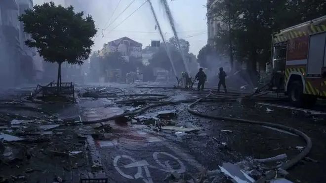 俄羅斯襲擊了烏克蘭西部地區(qū)關(guān)鍵變電站(圖3)