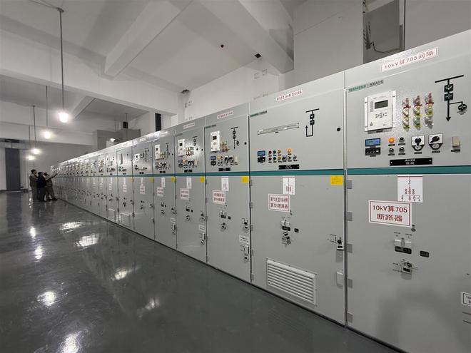 中國電信中部智算中心(網(wǎng)安基地)110kV變電站成功送電(圖2)