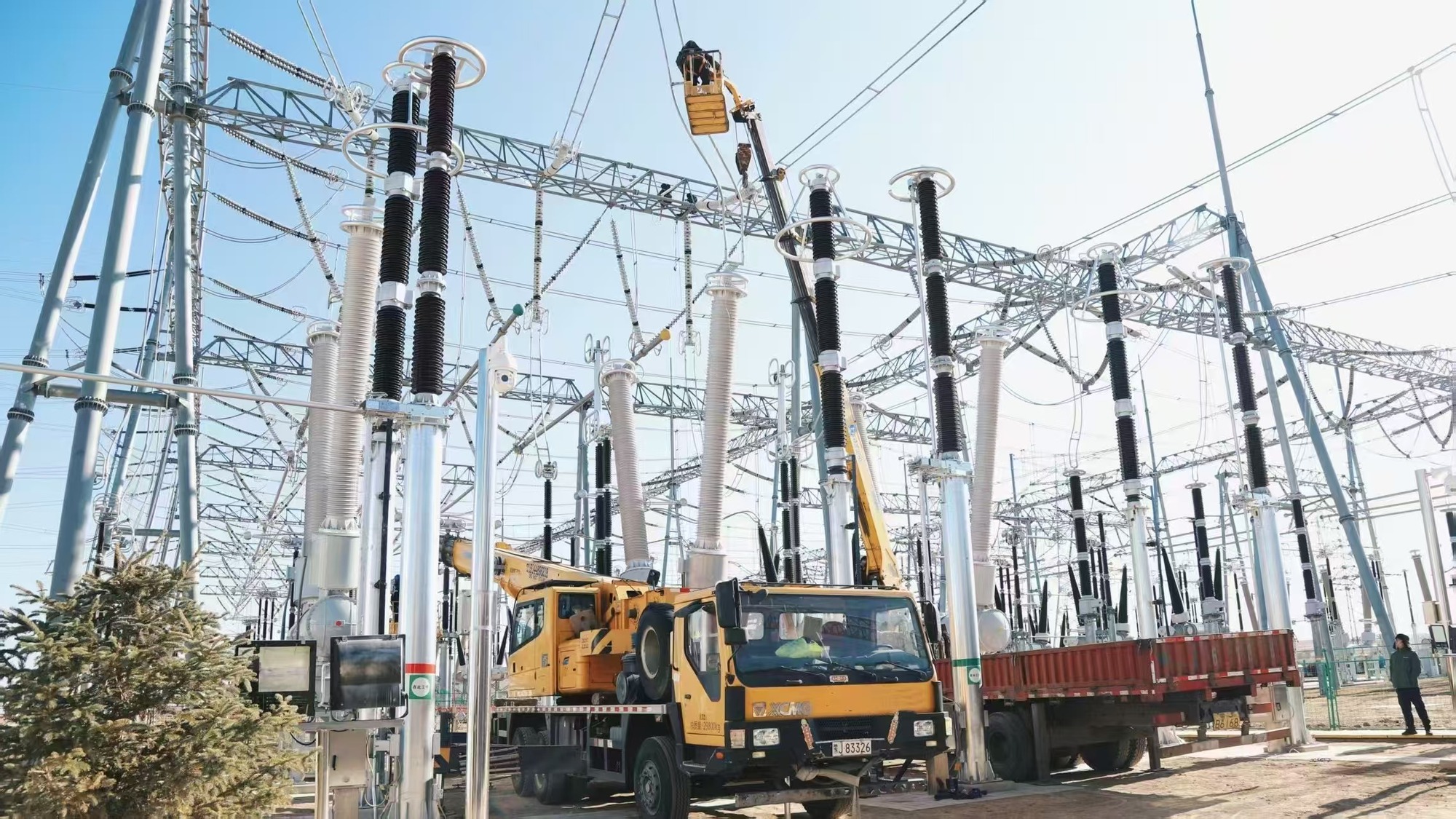 察右中500千伏擴建工程順利投運賦能區(qū)域新能源高地建設(圖2)