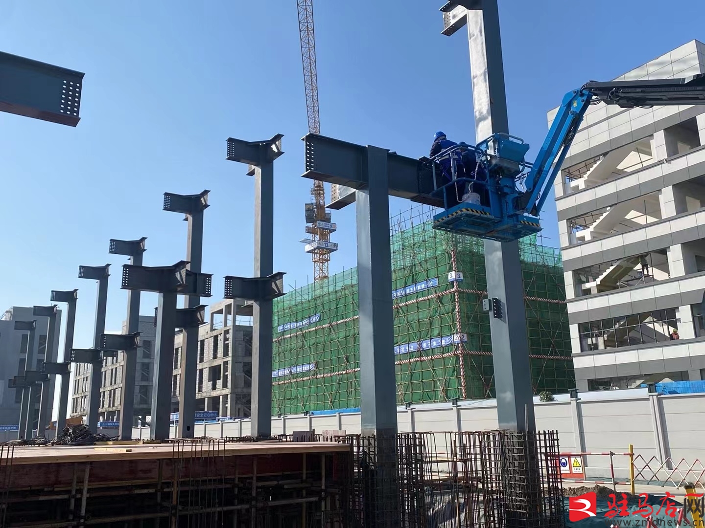 國網(wǎng)駐馬店供電公司：加快重點項目建設護航產業(yè)經(jīng)濟發(fā)展(圖2)