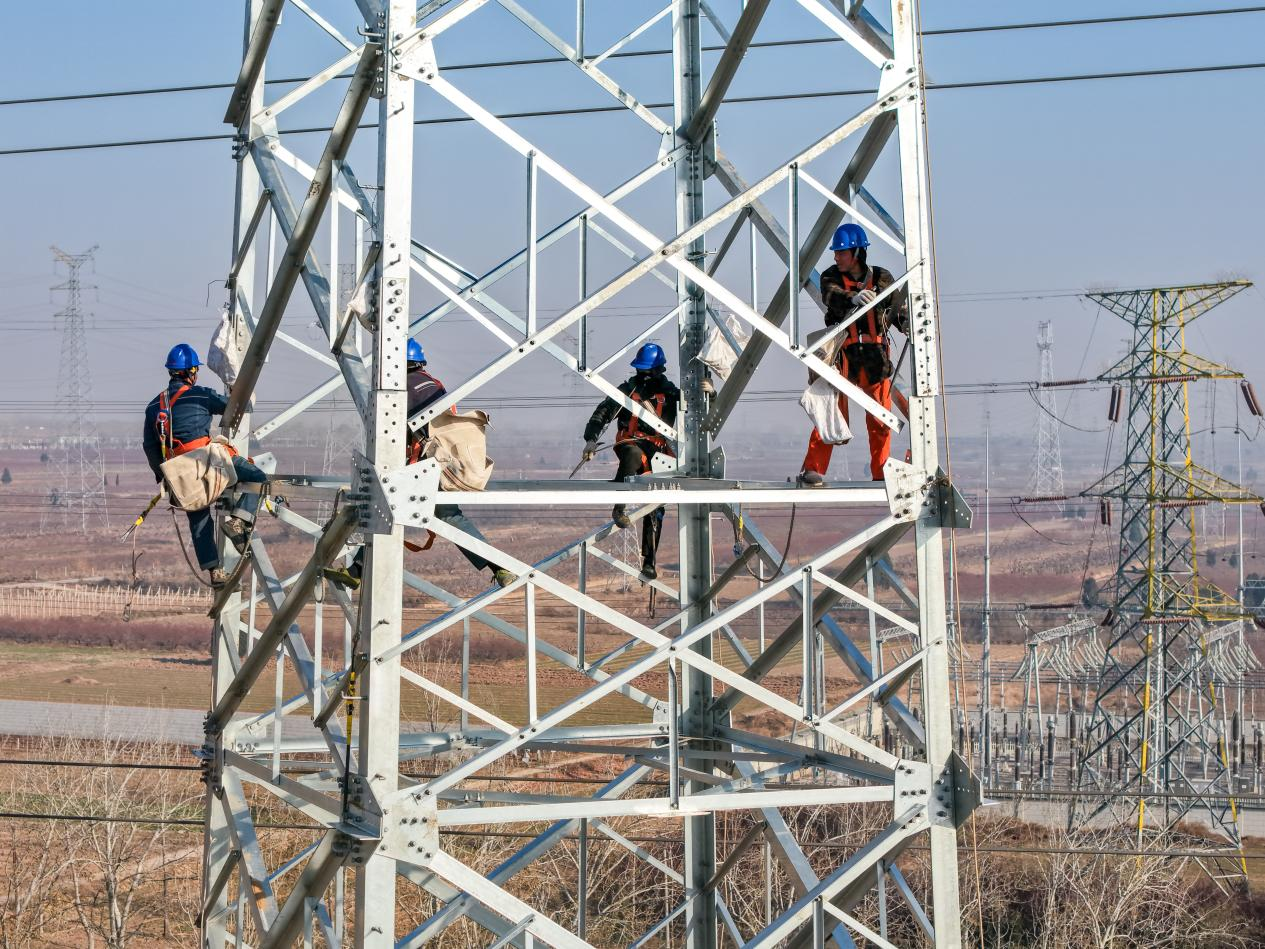 與時間賽跑、為溫暖護航運城電網建設收官戰(zhàn)正酣(圖2)