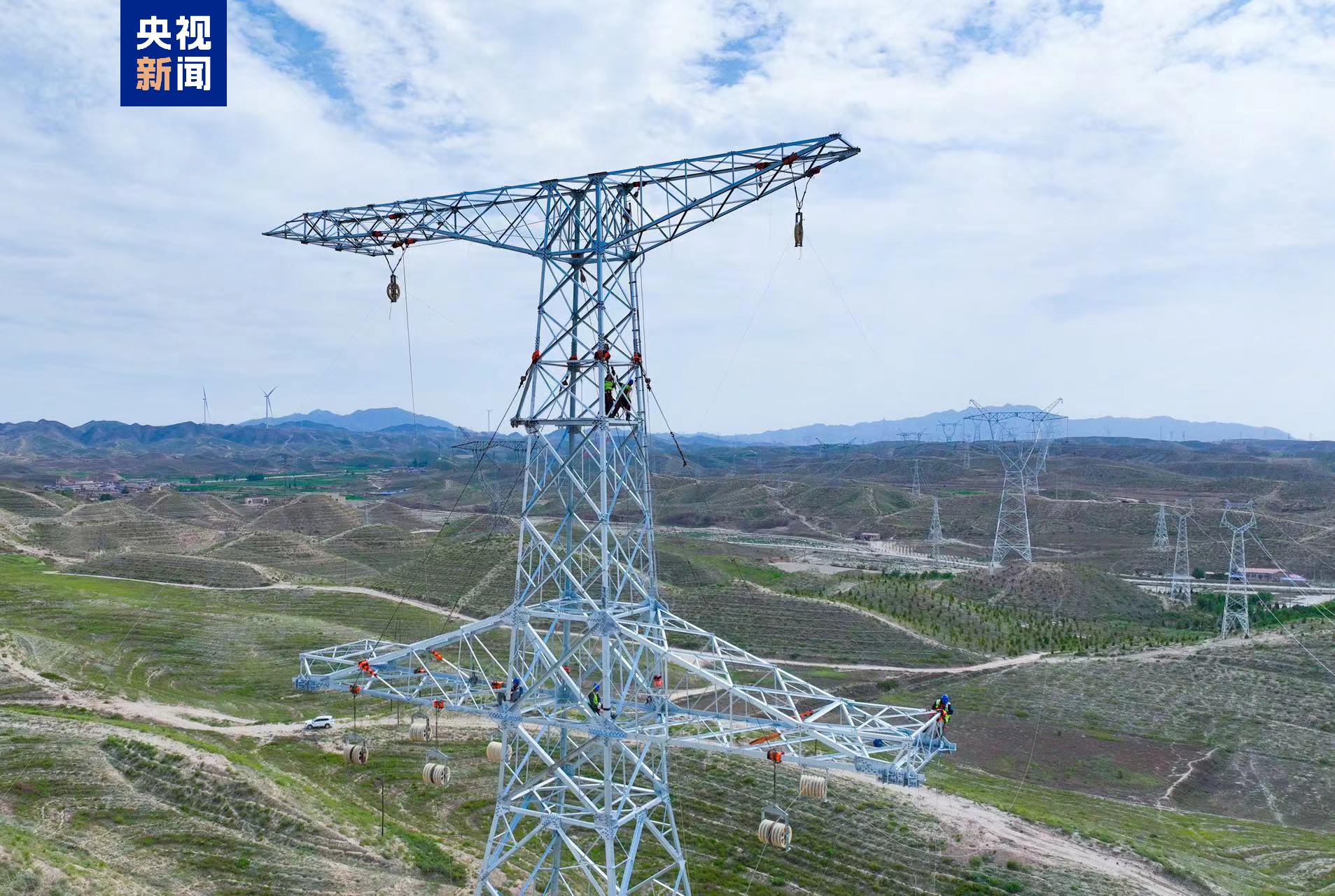 送電能力+1！白銀—天都山第三回750千伏線(xiàn)路工程今日投運(yùn)(圖1)